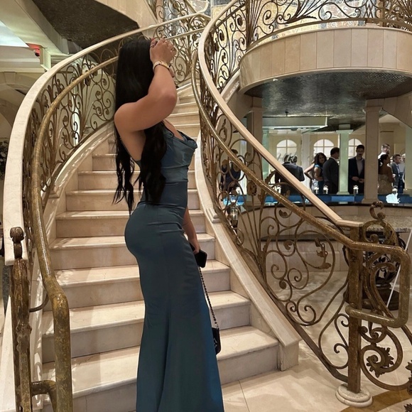 Hello Molly Maxi Satin Emerald Green Formal Dress Size S/US 4 - Picture 5 of 6